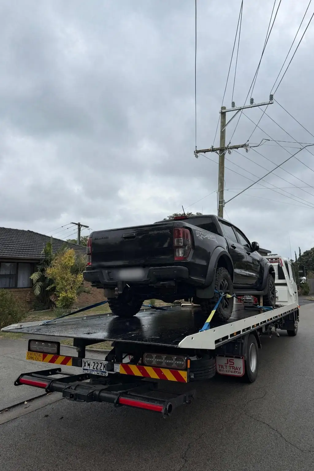 2Ezy Towing flatbed truck on Melbourne highway