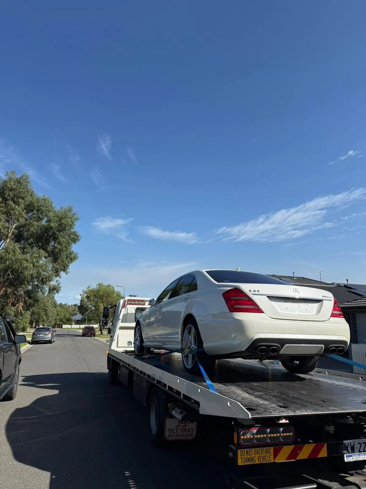 24/7 night-time towing service